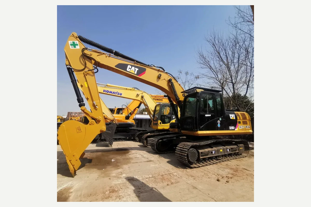 Used Caterpillar CAT 320D excavator — China yard view