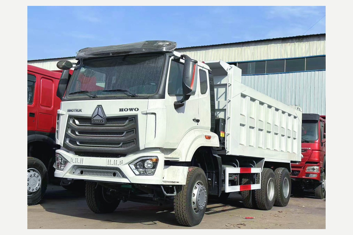 HOWO NX 6×4 dump truck — front three-quarter view