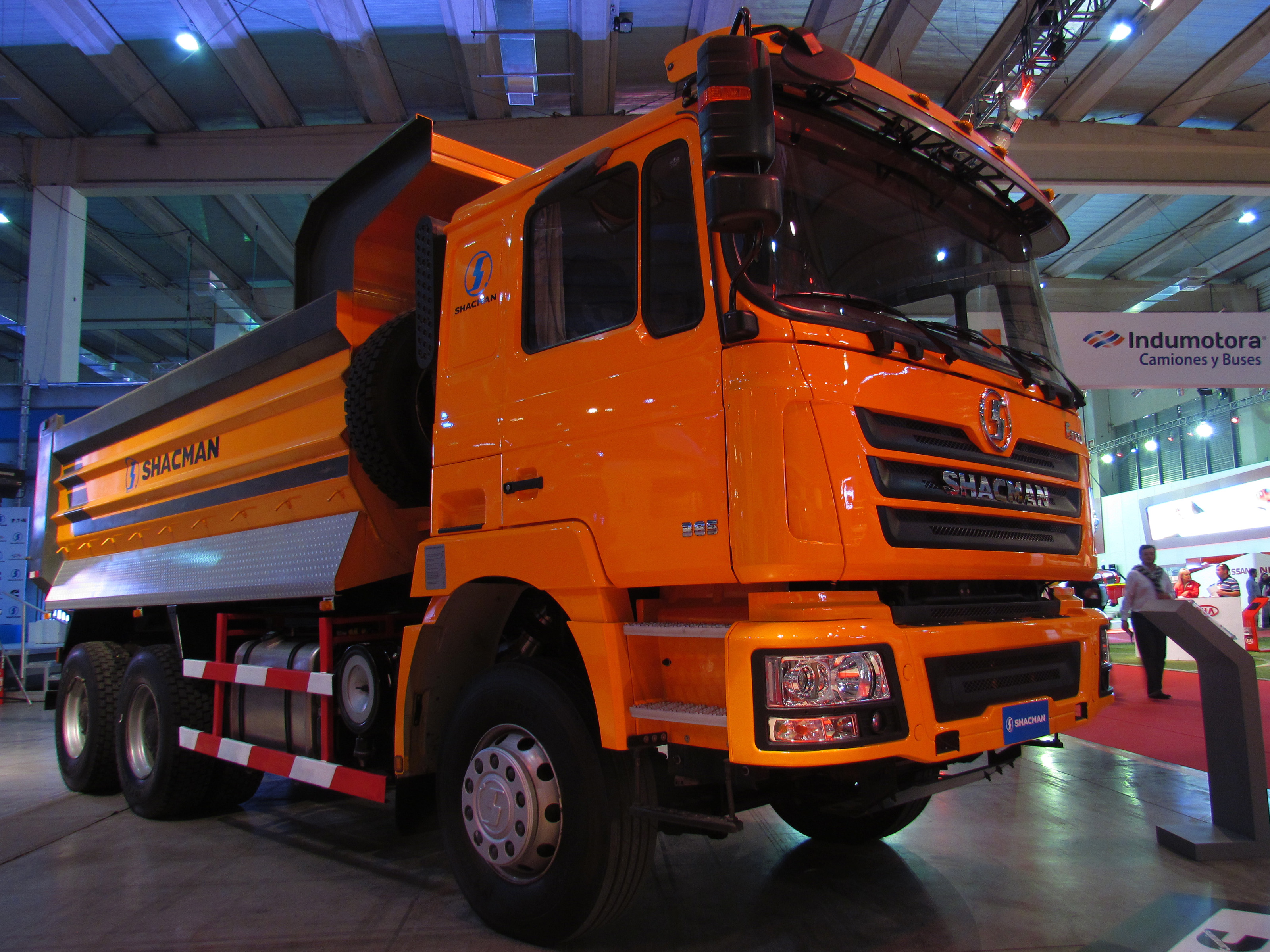 Shacman F 3000 385 6x4 2014 (14054073517).jpg