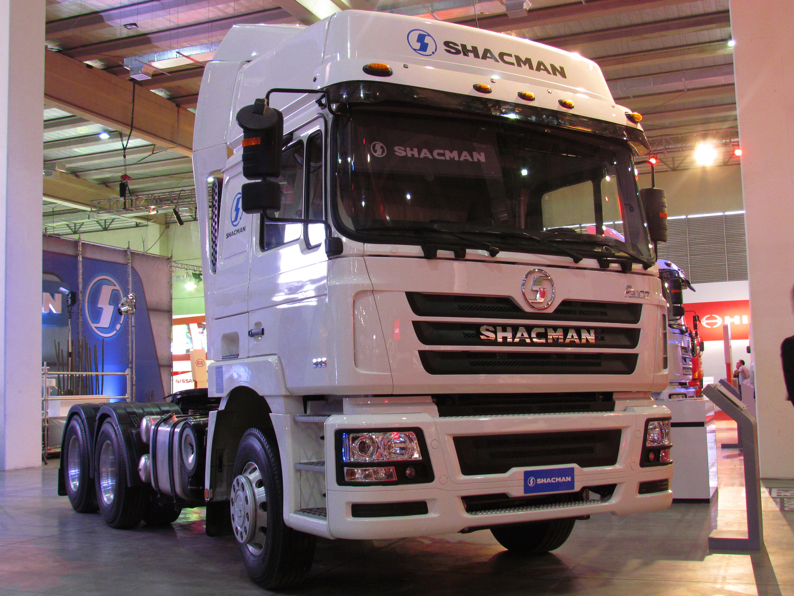 Shacman F 3000 385 6x4 2014 (14074790557).jpg