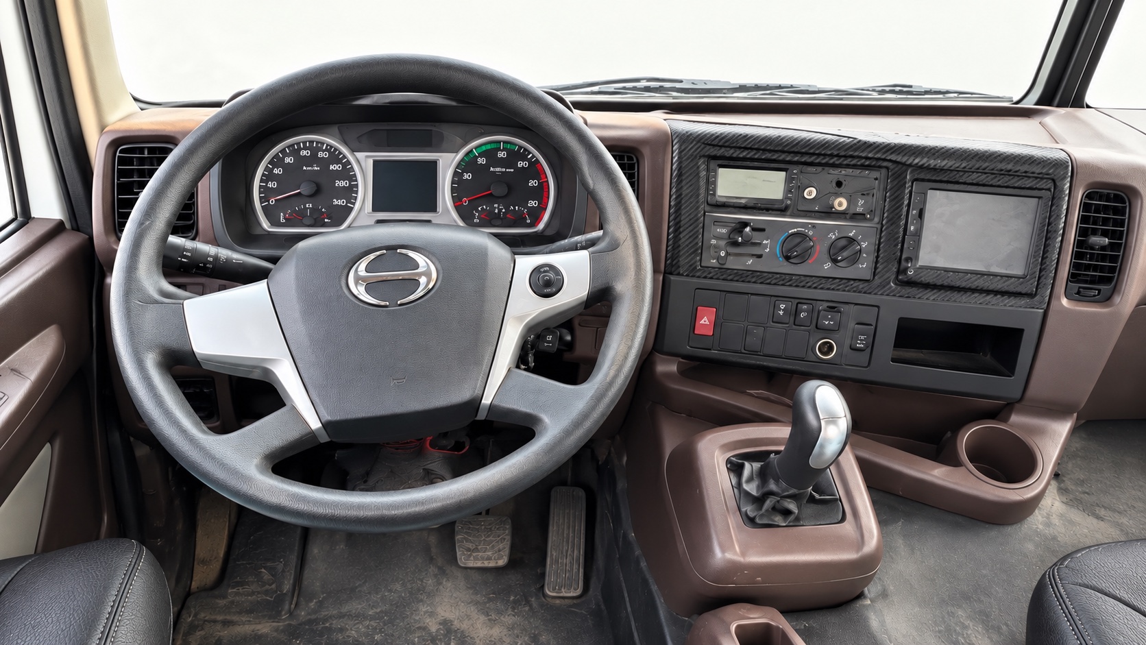Hino 700 4×2 — کشونکي ټرکونه 6