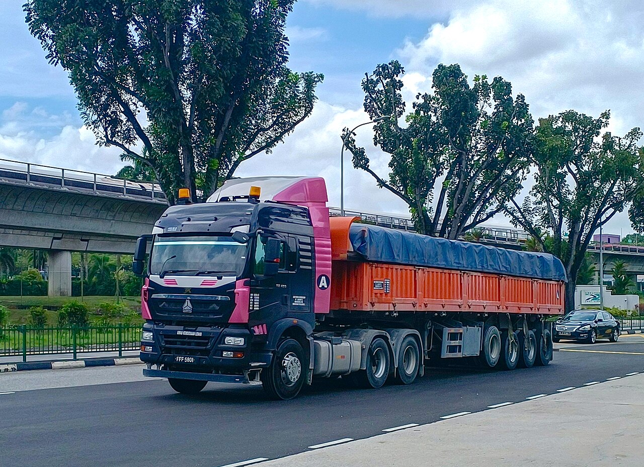 HOWO Sinotruk TX 430p Selama Trucking & Forwarding Sdn. Bhd.jpg