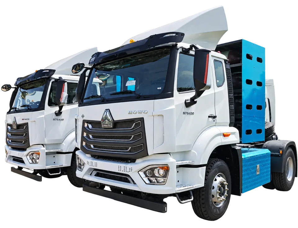 HOWO NX 6×4 CNG tractor — cylinder rear view