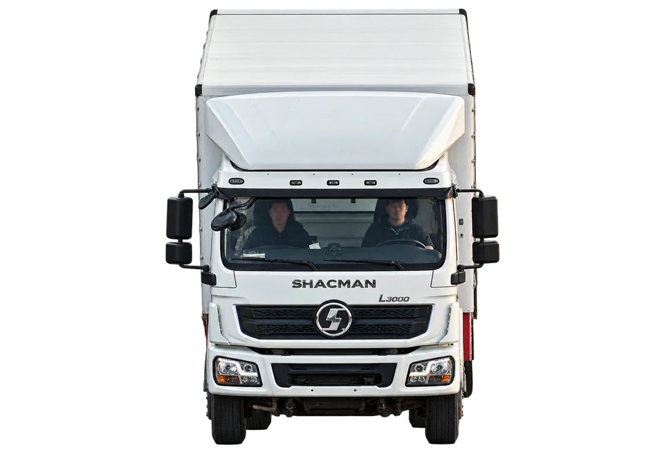 SHACMAN L3000 cargo truck — front view